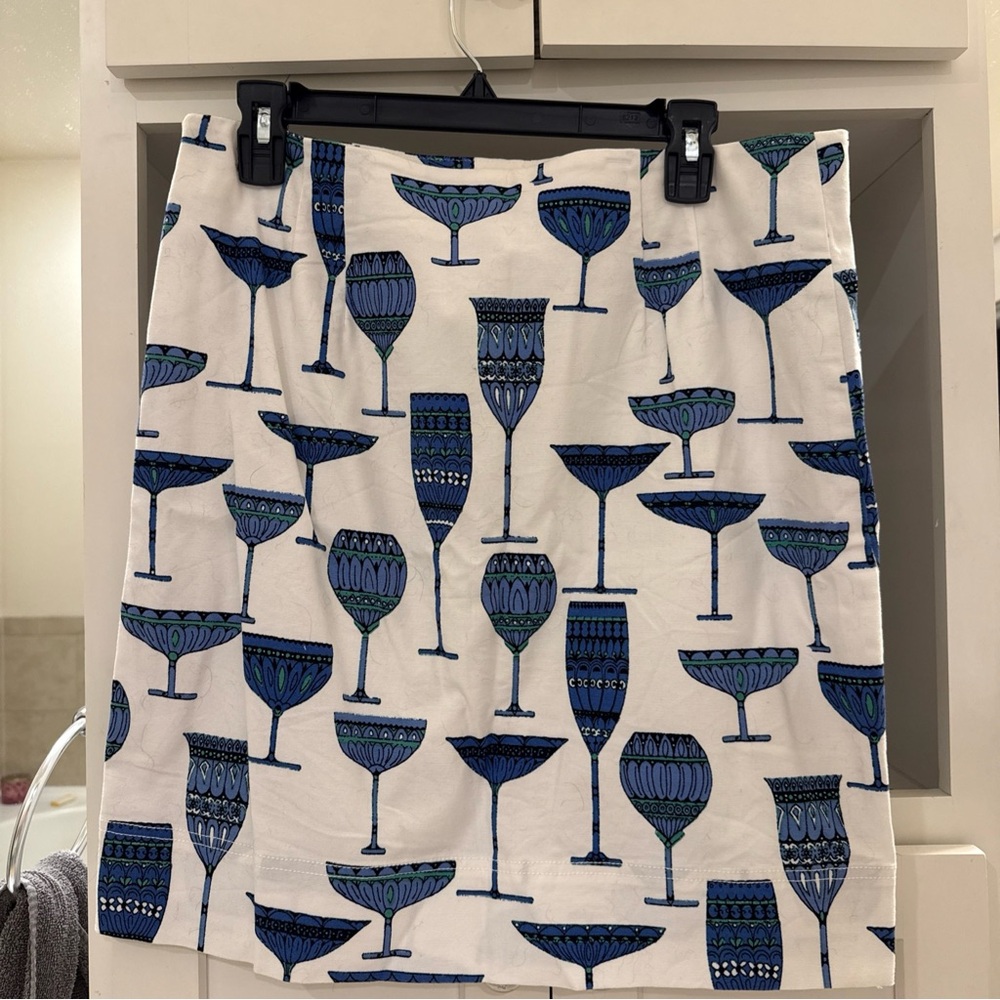 Talbots White Skirt with Blue Goblet Pattern - Picture 2 of 7